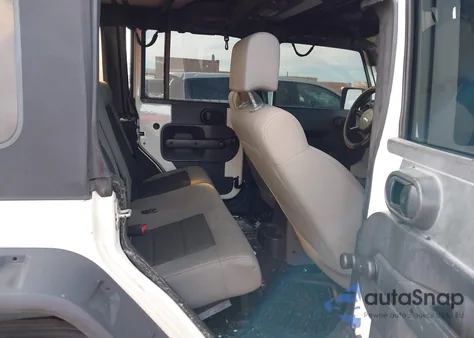 2009 Jeep Wrangler Unlimited X z USA, uszkodzony, nr VIN 1J4GA39109L746222